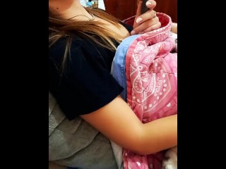 Culona argentina fuma marihuana y tiene sexo mañanero! Trasero hermoso!