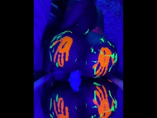 Cum to the Ruelynn dildo fucking glow party