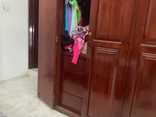 Momentos embarazosos de la criada captados en cámara