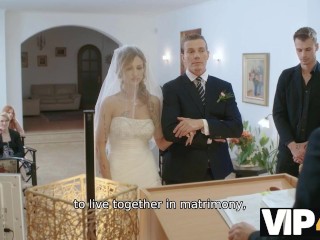 VIP4K. Guests can't hide emotions when they see bride fucking in video