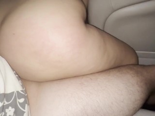 I fuck an unfaithful married man in his car