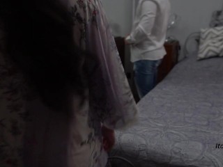 Coinquilina vogliosa lo prende a pecorina in una sveltina prima del lavoro - ITALIAN TASTE