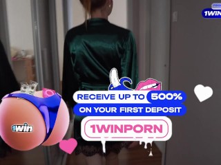 Мачеха спалила пасынка за дрочькой и решила помоч.ОЧЕНЬ МНОГО СПЕРМЫ.