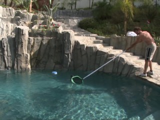 The Vbrating Wand Feels So Good Against Slut Clitoris- PervMilfsnTeens