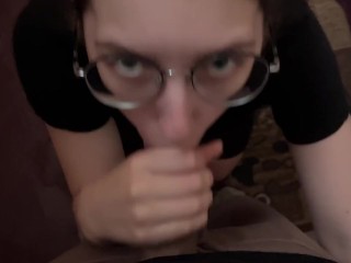 Stranger girl gave me hot blowjob in entrance