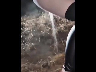 Huge Pee Gushing In The Night