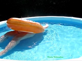 Viola Tittenfee - SSBBW chilling naked in the pool