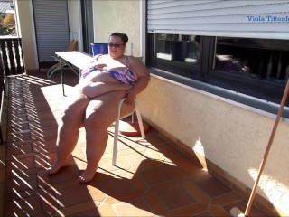 Viola Tittenfee - SSBBW cleaning my balcony in tiny bikini