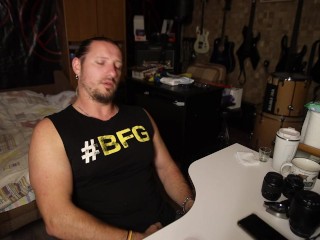 JerkVlog #33: so abstinent that I ejeculate before orgasm!