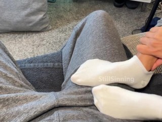 My Sweaty Socks & Feet made him explode all over my toes 😈