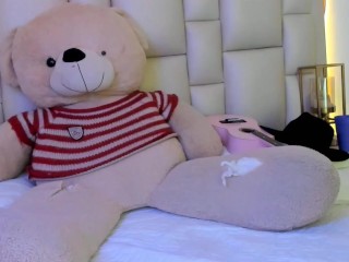 I'm looking for a girl who wants to eat my hairy pussy with kisses and leave it like a duck waterer