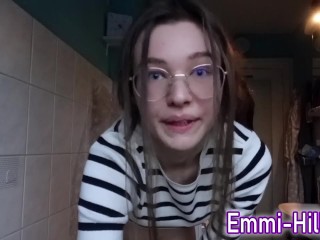 Best of Pissing! 18y EMMI HILL Piss compilation!