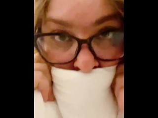 SHY NERDY COLLEGE GIRL FILMING HERSELF WHILE BBC STRETCHING HER TIGHT PUSSY AND ASSHOLE