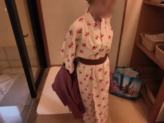 貸切風呂で巨乳の20歳子持ち妻といちゃらぶsex