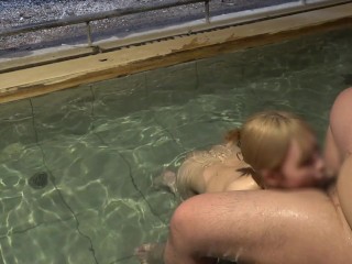 貸切風呂で巨乳の20歳子持ち妻といちゃらぶsex