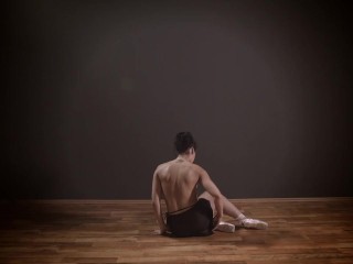 Nina Tornaskova fascinates with her every move