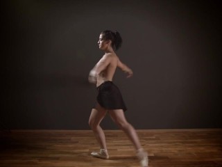 Nina Tornaskova fascinates with her every move