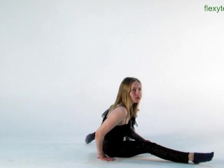 Big tits blonde gymnast babe stretching