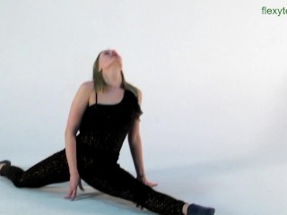 Big tits blonde gymnast babe stretching