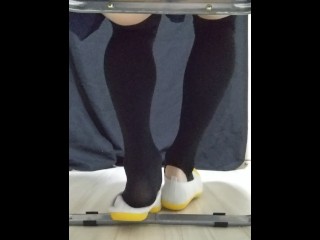 黒ニーソ＋トレンカという組み合わせで足フェチさんに見て貰う事にした！