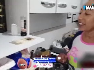 Pedi uma entrega e recebi o entregador da melhor forma possivel