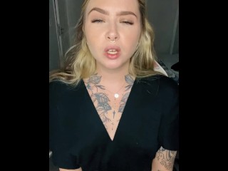 PSICOLOGA SE EMPOLGOU E TRATOU A SISSY COMO ELA DEVE SER TRATADA - VOU COMER SEU CUZINHO