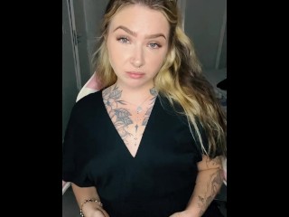 PSICOLOGA SE EMPOLGOU E TRATOU A SISSY COMO ELA DEVE SER TRATADA - VOU COMER SEU CUZINHO