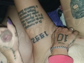 Nos acostamos y abajo de las sabanas pasa esto paja masturbacion mutua creampie cumshot