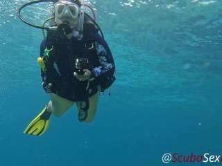 Fucking Under the Sea, Part 2 - DON'T PANIC... We continued the dive and fucked again!