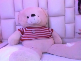 Dissatisfied girl looks for an average cock that can withstand at least an hour of sex