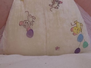 ABDL daydreaming diaper releasing from the back ( completely wet 🚼 )