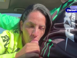 Levei a Kel no médico e ela me pagou com um boquete. A safada engoliu tudinho