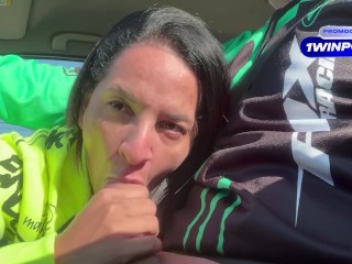 Levei a Kel no médico e ela me pagou com um boquete. A safada engoliu tudinho