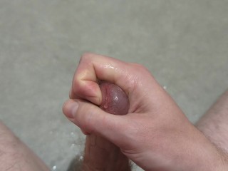 How needs a restroom? Pissing on the floor