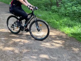 Persuaded a girl to blow job in the woods and cum in her mouth