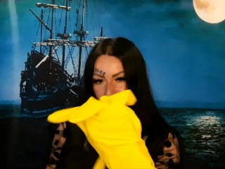 Yellow rubber gloves for fisting. Do you want to feel them in yourself? Glove fetish.