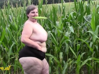 Hairy Mature BBW Tina Plays With Her Huge Ass & Fat Pussy In a Corn Field