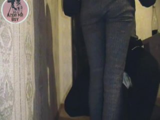 Azeri seksi qonaq otaqinda sevgilisinin gozlerini baqlayib agzini sikir