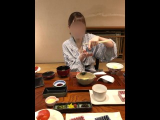 温泉旅館での浴衣と裸体