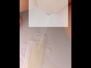 ナプキンをおしっこでひたひたにしてみた