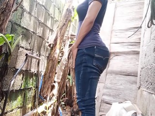 Babe Pee Standing At The Alleyway