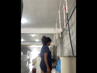 Sexo Arriesgado en el Trabajo , todo por un aumento $