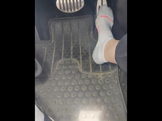 Revving with sneakers and then ankle socks