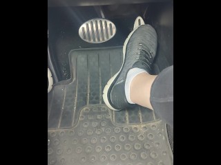 Revving with sneakers and then ankle socks