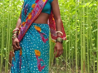 Gaon ki ek Mard Ne jungle mein meri Chut Ki Chudai kar di