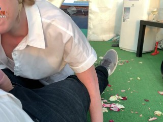 Took a thick cum down her throat on her wedding anniversary