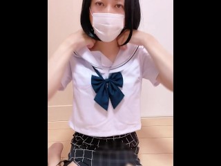 女装子がJKの制服姿でおしっこ