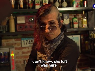 ¡Noche de Infidelidad!  Pareja Discute en un Bar y Ella lo engaña con el Barman