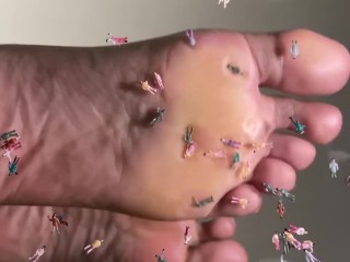 Pink Foxx Smashes Little People With Her Ebony Feet