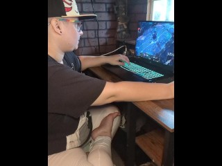 Chubby Nerd Playing League of Legends